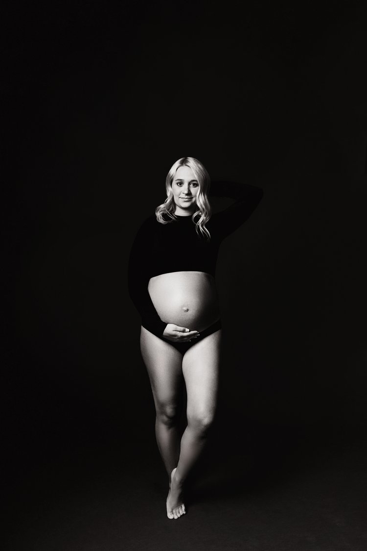maternity-studio-photographer-columbus-ohio-newborn-maternity-photographer-whispy-shades-photography-hebron-heath-zanesville-cambridge